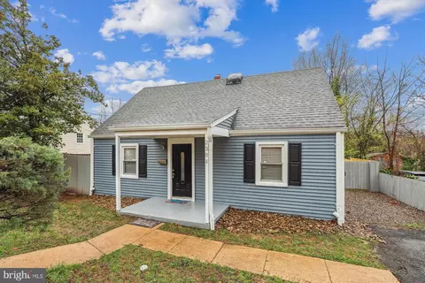2306 Fort Dr, Alexandria, VA 22303