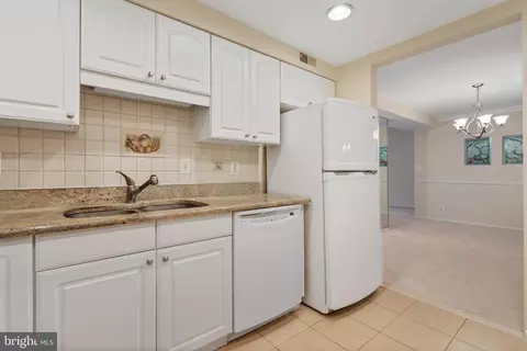 Kitchen - 7621 Tremayne Pl #108, Mclean, VA 22102 photo 2 of 6