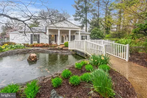 Exterior - 7621 Tremayne Pl #108, Mclean, VA 22102 photo 2 of 3