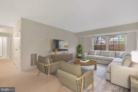 Living - 7621 Tremayne Pl #108, Mclean, VA 22102 photo 1 of 2