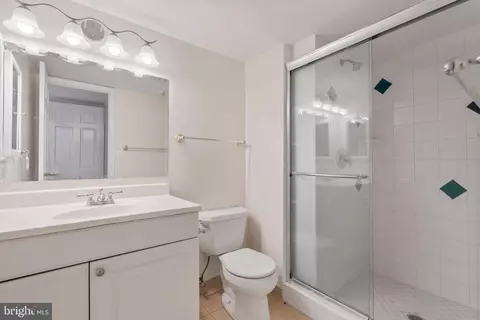 Bath - 7621 Tremayne Pl #108, Mclean, VA 22102 photo 1 of 4