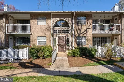 1942 Kennedy Dr #203, Mclean, VA 22102