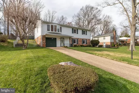 Exterior - 8708 Kerry Ln, Springfield, VA 22152 photo 3 of 7