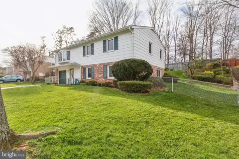 Exterior - 8708 Kerry Ln, Springfield, VA 22152 photo 4 of 7