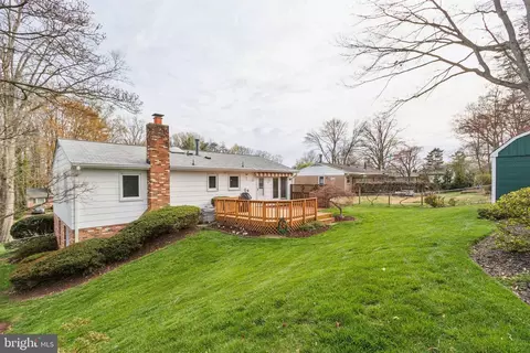 Exterior - 8708 Kerry Ln, Springfield, VA 22152 photo 6 of 7
