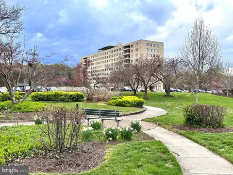6621 Wakefield Dr #507, Alexandria, VA 22307