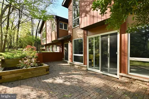 Exterior - 2301 November Ln, Reston, VA 20191 photo 6 of 8