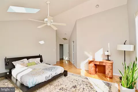 Bedroom - 2301 November Ln, Reston, VA 20191 photo 5 of 10