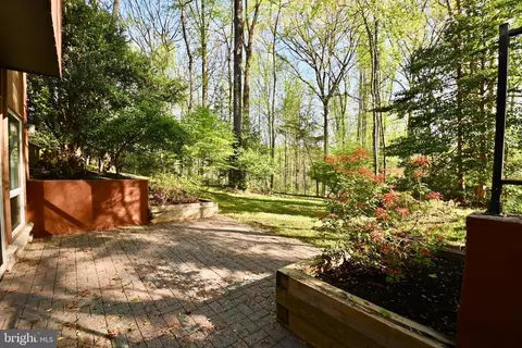 Exterior - 2301 November Ln, Reston, VA 20191 photo 7 of 8