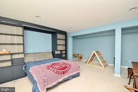 Bedroom - 2301 November Ln, Reston, VA 20191 photo 9 of 10
