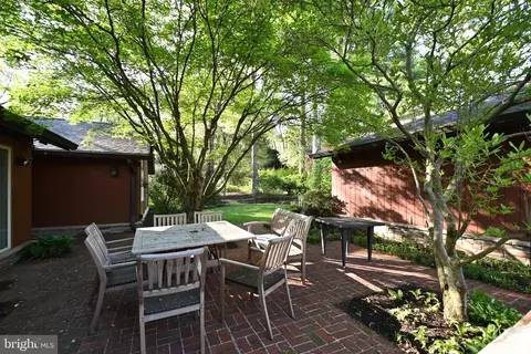 Exterior - 2301 November Ln, Reston, VA 20191 photo 5 of 8