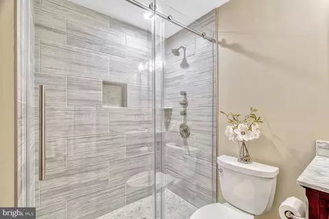 Bath - 12902 Brafferton Ct, Herndon, VA 20171 photo 8 of 8