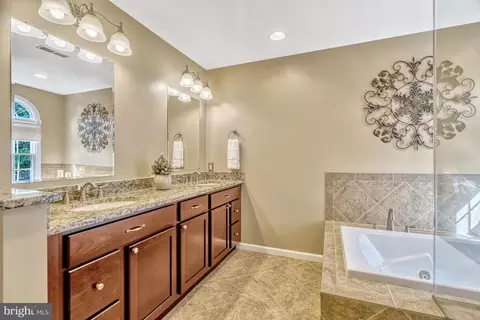 Bath - 12902 Brafferton Ct, Herndon, VA 20171 photo 2 of 8