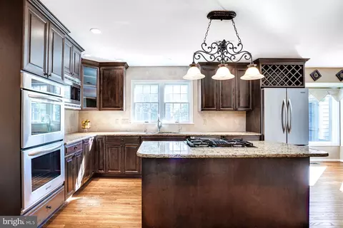 Kitchen - 12902 Brafferton Ct, Herndon, VA 20171 photo 2 of 5
