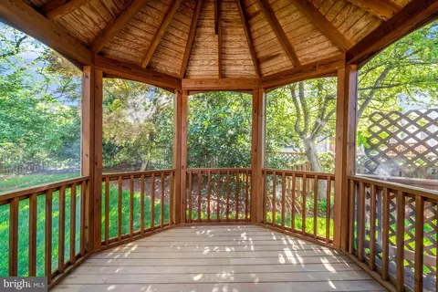 Exterior - 12902 Brafferton Ct, Herndon, VA 20171 photo 5 of 6
