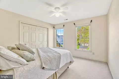 Bedroom - 12902 Brafferton Ct, Herndon, VA 20171 photo 5 of 8