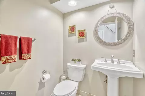 Bath - 12902 Brafferton Ct, Herndon, VA 20171 photo 1 of 8