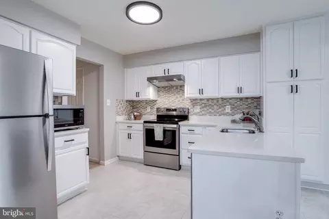 Kitchen - 7201 Burton Hill Ct, Springfield, VA 22152 photo 1 of 4