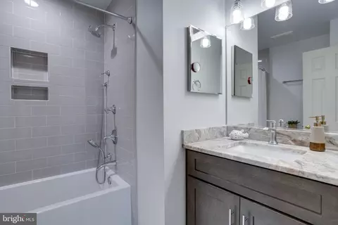 Bath - 7201 Burton Hill Ct, Springfield, VA 22152 photo 4 of 6