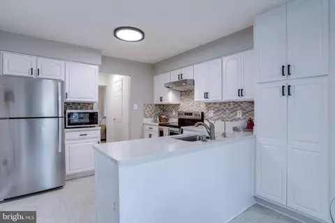 Kitchen - 7201 Burton Hill Ct, Springfield, VA 22152 photo 4 of 4