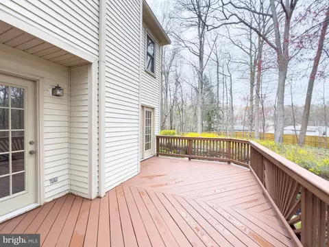 Exterior - 7201 Burton Hill Ct, Springfield, VA 22152 photo 4 of 10