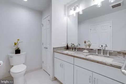 Bath - 7201 Burton Hill Ct, Springfield, VA 22152 photo 6 of 6