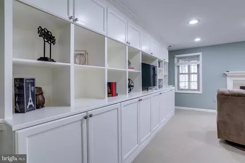 Entry Way - 7201 Burton Hill Ct, Springfield, VA 22152 photo 1 of 2