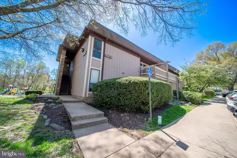 5803 Royal Ridge Dr #I, Springfield, VA 22152