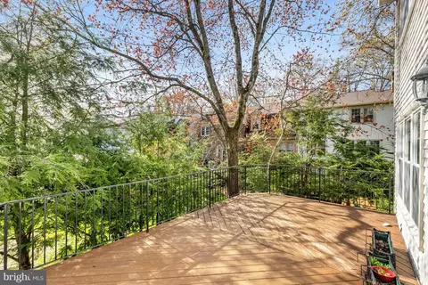 Exterior - 2199 Pond View Ct, Reston, VA 20191 photo 9 of 17