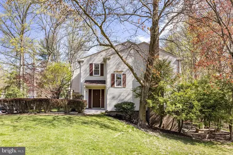 Exterior - 2199 Pond View Ct, Reston, VA 20191 photo 4 of 17