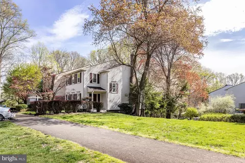 Exterior - 2199 Pond View Ct, Reston, VA 20191 photo 1 of 17