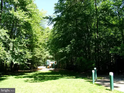 Exterior - 2199 Pond View Ct, Reston, VA 20191 photo 15 of 17