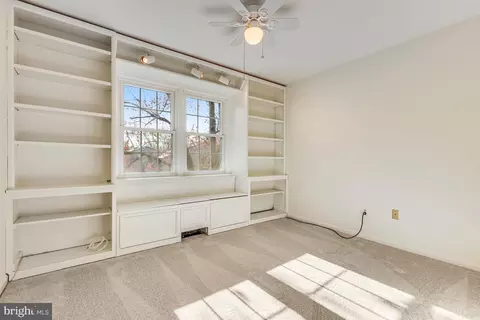 Bedroom - 2199 Pond View Ct, Reston, VA 20191 photo 3 of 3
