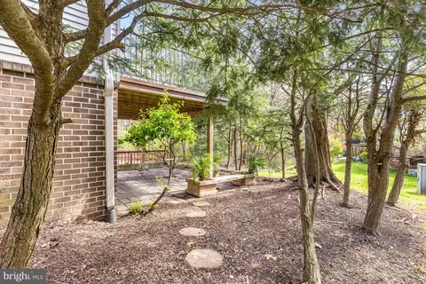 Exterior - 2199 Pond View Ct, Reston, VA 20191 photo 11 of 17
