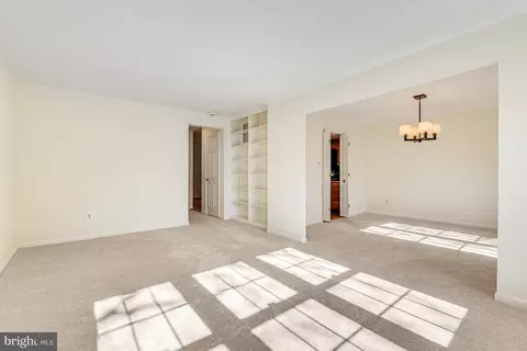 Exterior - 2199 Pond View Ct, Reston, VA 20191 photo 8 of 17