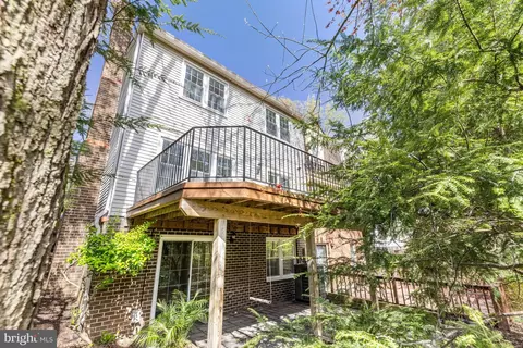 Exterior - 2199 Pond View Ct, Reston, VA 20191 photo 12 of 17