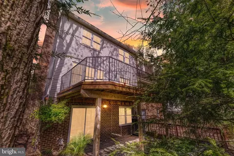 Exterior - 2199 Pond View Ct, Reston, VA 20191 photo 14 of 17