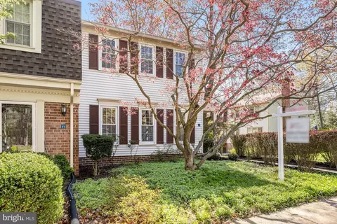 Exterior - 2199 Pond View Ct, Reston, VA 20191 photo 5 of 17
