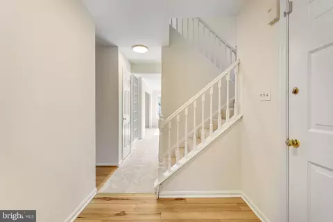 Entry Way - 2199 Pond View Ct, Reston, VA 20191 photo 2 of 4