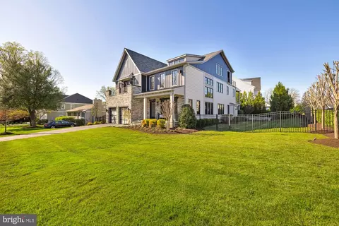 Exterior - 7126 Merrimac Dr, Mclean, VA 22101 photo 8 of 10