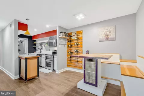 5900 L Queenston St #L-503, Springfield, VA 22152