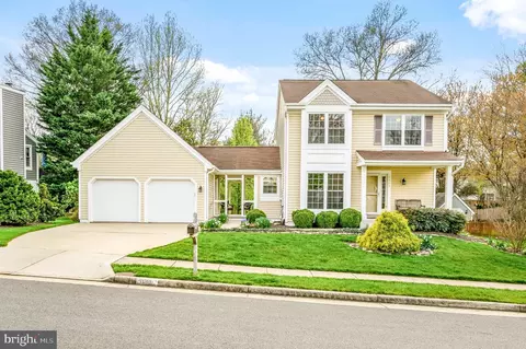 13463 Lake Shore Dr, Herndon, VA 20171