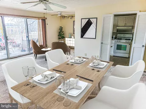 2622 Redcoat Dr #168, Alexandria, VA 22303