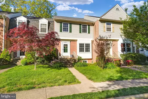 6740 Sunset Woods Ct, Burke, VA 22015