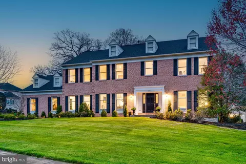 10500 Coving Cross Ln, Vienna, VA 22182