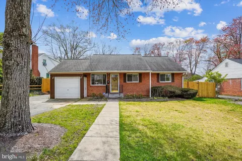 7009 Lee Park Ct, Falls Church, VA 22042