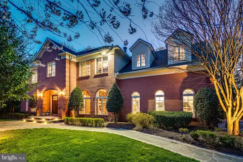 5907 Moss Wood Ln, Mclean, VA 22101