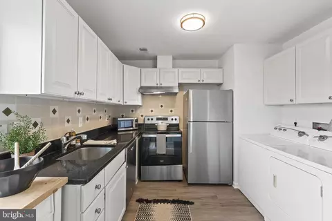 Kitchen - 1780 Westwind Way #92, Mclean, VA 22102 photo 2 of 3