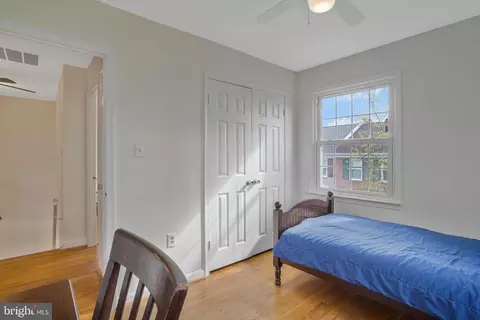 Bedroom - 7075 Leestone St, Springfield, VA 22151 photo 4 of 11