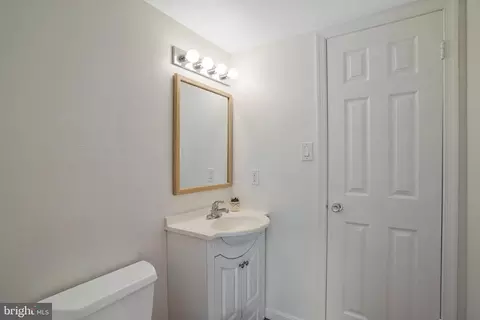 Bath - 7075 Leestone St, Springfield, VA 22151 photo 4 of 4